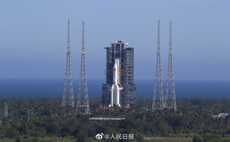 Китайская ракета-носитель "Чанчжэн-5Б" совершила первый полет