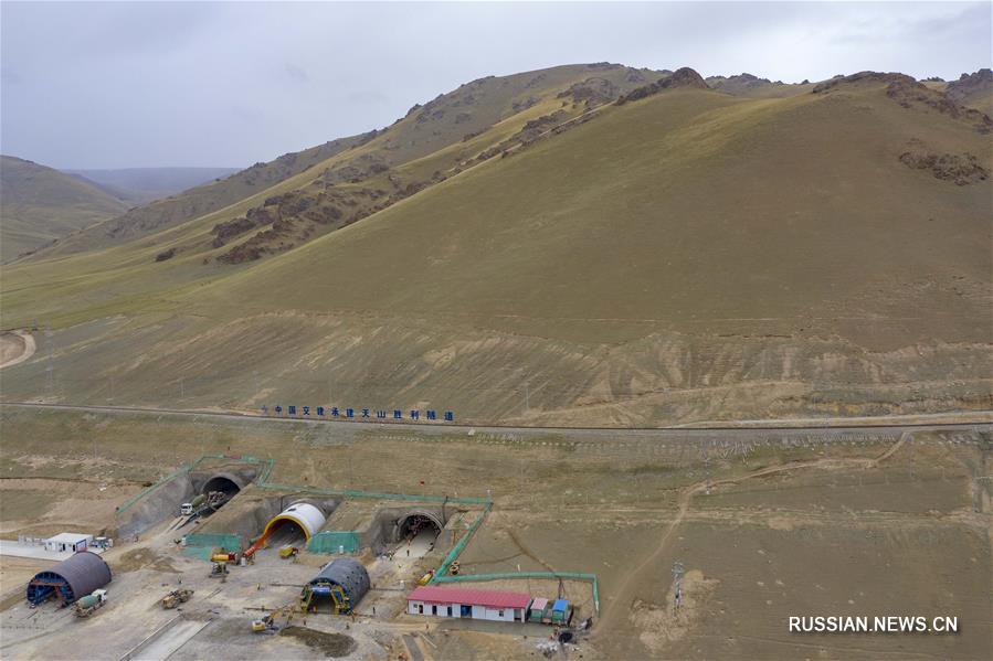 Строительство самого длинного скоростного автомобильного тоннеля в Синьцзян-Уйгурском АР