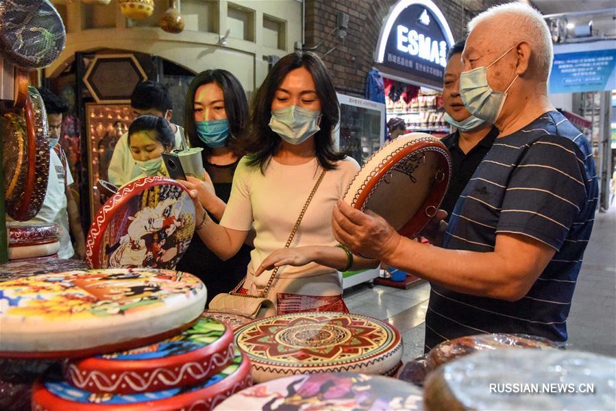 Летняя прогулка по Большому базару в Урумчи