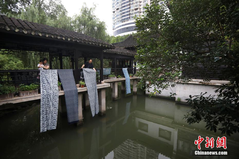 Синие набивные ткани китайской провинции Цзянсу 