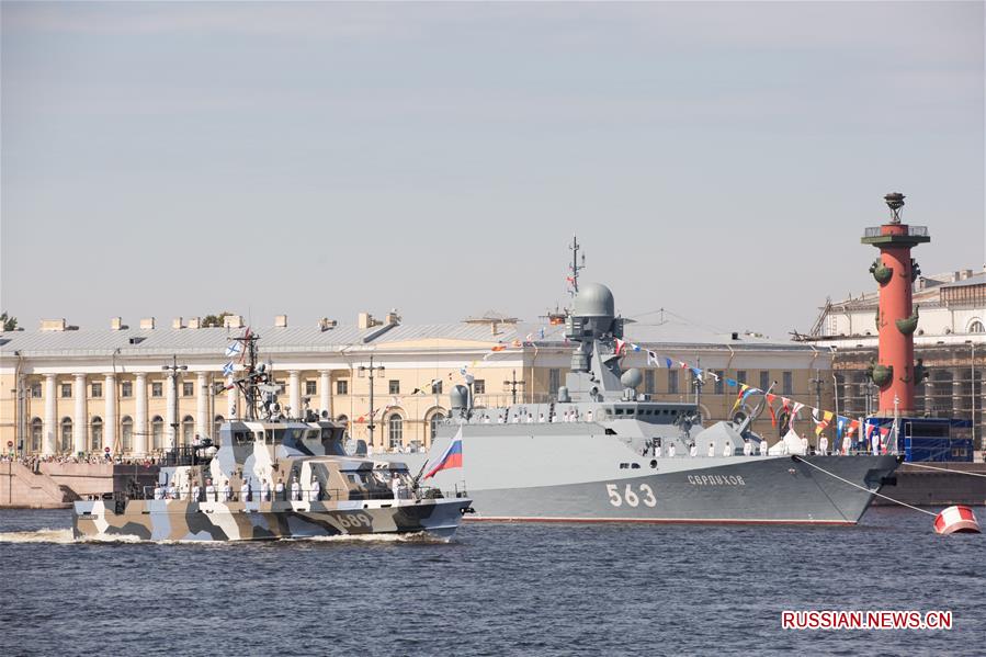 В Петербурге прошла репетиция парад в честь Дня ВМФ