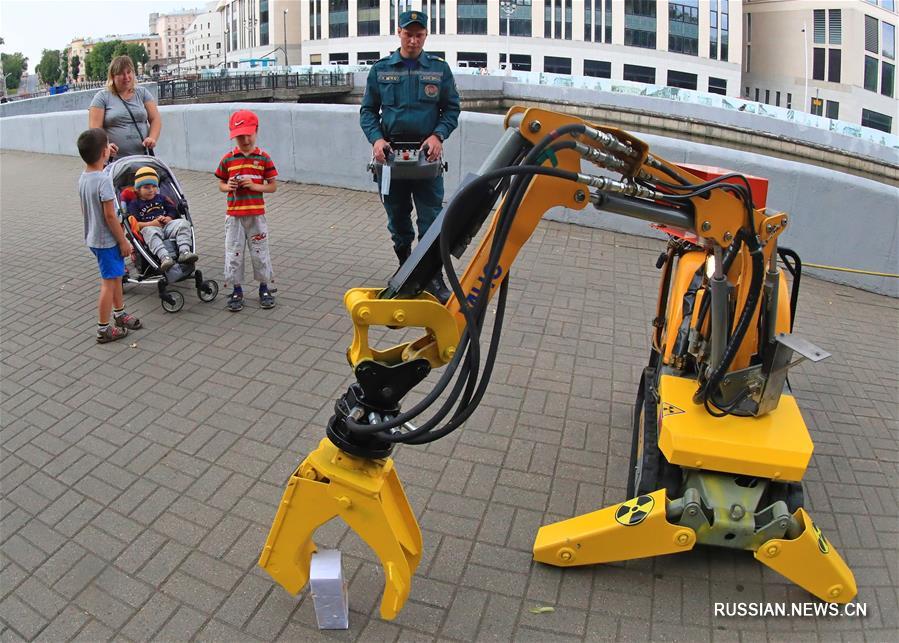 Празднование Дня пожарной службы в Минске