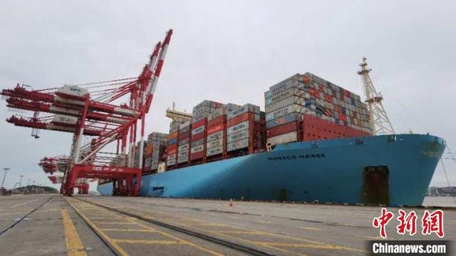 Тайфун "Хагупит" принес в Шанхай проливные дожди и вызвал подтопление некоторых городских районов