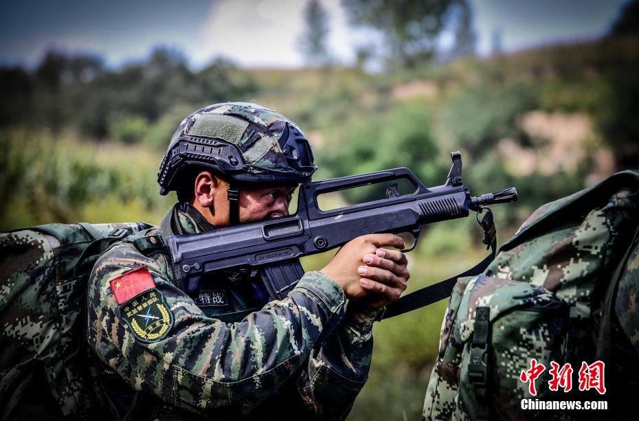 Экстремальные тренировки ?Адская неделя? у солдат вооруженной полиции Китая 