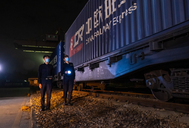 Из Гуанчжоу в Россию отправился 100-й поезд по маршруту Китай-Европа