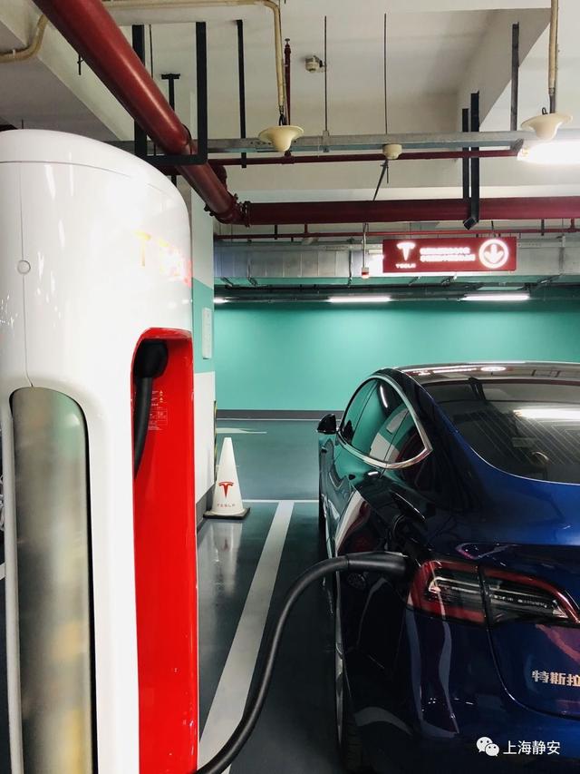 Самая большая в мире зарядная станция для автомобилей TESLA открылась в Шанхае