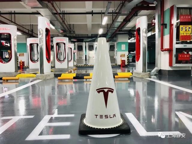 Самая большая в мире зарядная станция для автомобилей TESLA открылась в Шанхае