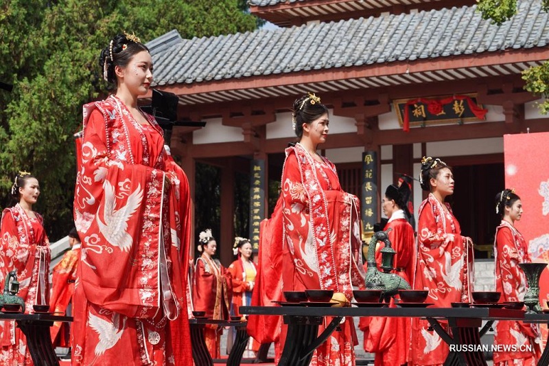 Традиционная китайская свадьба 19 пар в Сюйчжоу