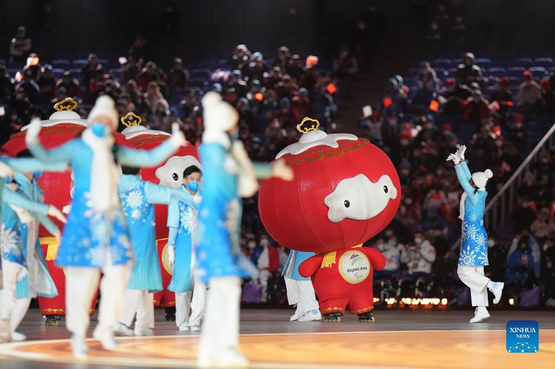 Глава Международного паралимпийского комитета Э. Парсонс объявил зимние Паралимпийские игры в Пекине закрытыми