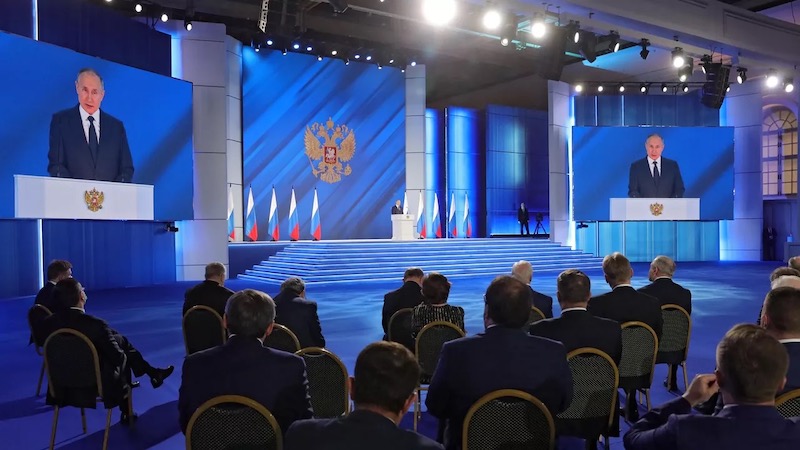 ? РИА НовостиПерейти в медиабанкПрезидент РФ Владимир Путин выступает с ежегодным посланием Федеральному Собранию