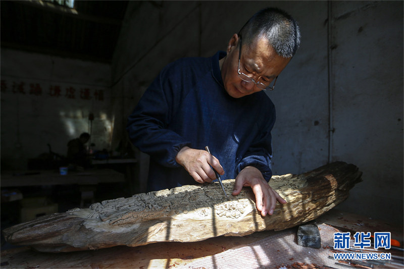 Три вида искусной резьбы хуэйчжоуских мастеров из города Хуаншань