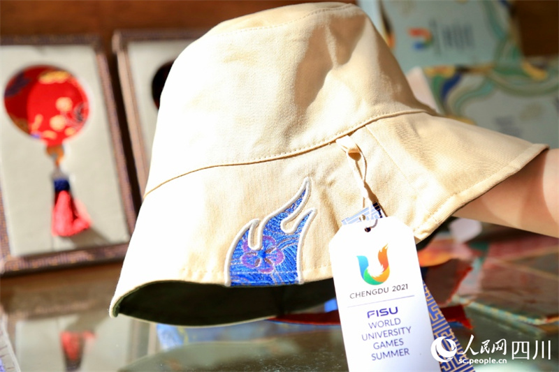 Изящество медальных лент Всемирной летней Универсиады в Чэнду из сычуаньской парчи