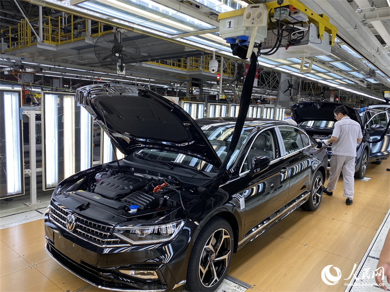 Совместное автомобильное предприятие с китайским и иностранным капиталом FAW-Volkswagen уверенно шагает в будущее