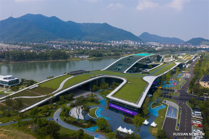 Вид на город проведения Азиатских игр Ханчжоу с высоты птичьего полета