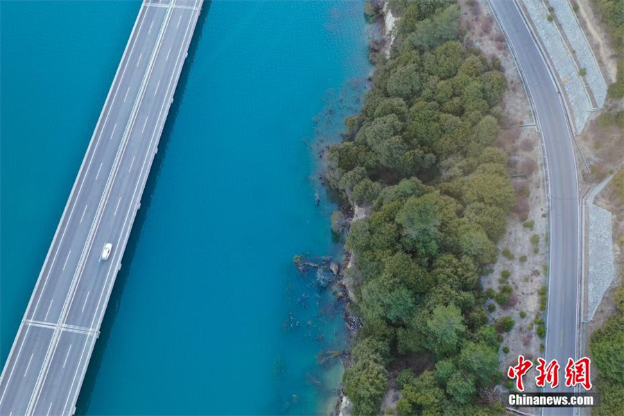 ?Самая красивая автомагистраль на воде? в Сицзане