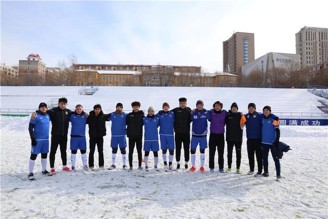 Турнир по футболу на снегу с участием восьми китайских и российских городов прошел в Северо-Восточном Китае