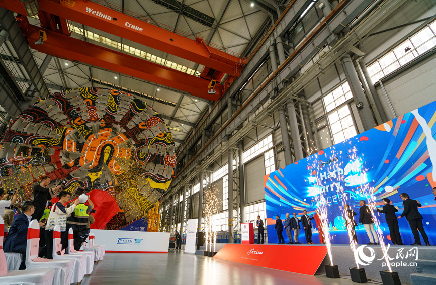 В Китае изготовили крупнейший тоннелепроходческий щит для экспорта