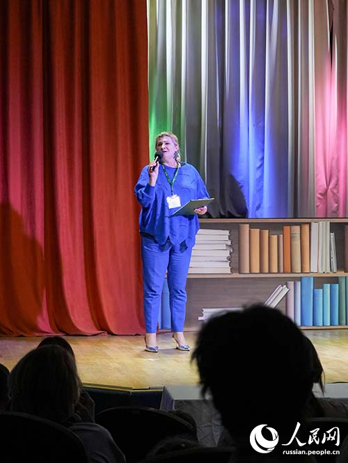 Чай и гармония мира в Москве: восточная грация, сошедшая с картины художника