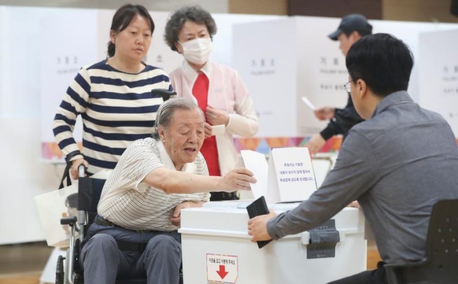 В Республике Корея начались президентские выборы