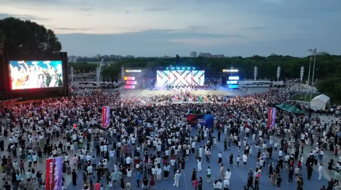 Танцевальный батл между командами из Китая и России прошел в г. Хэйхэ