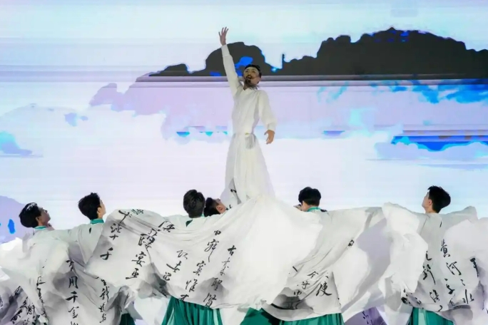 Танцевальный батл между командами из Китая и России прошел в г. Хэйхэ