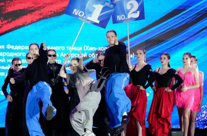 Танцевальный батл между командами из Китая и России прошел в г. Хэйхэ