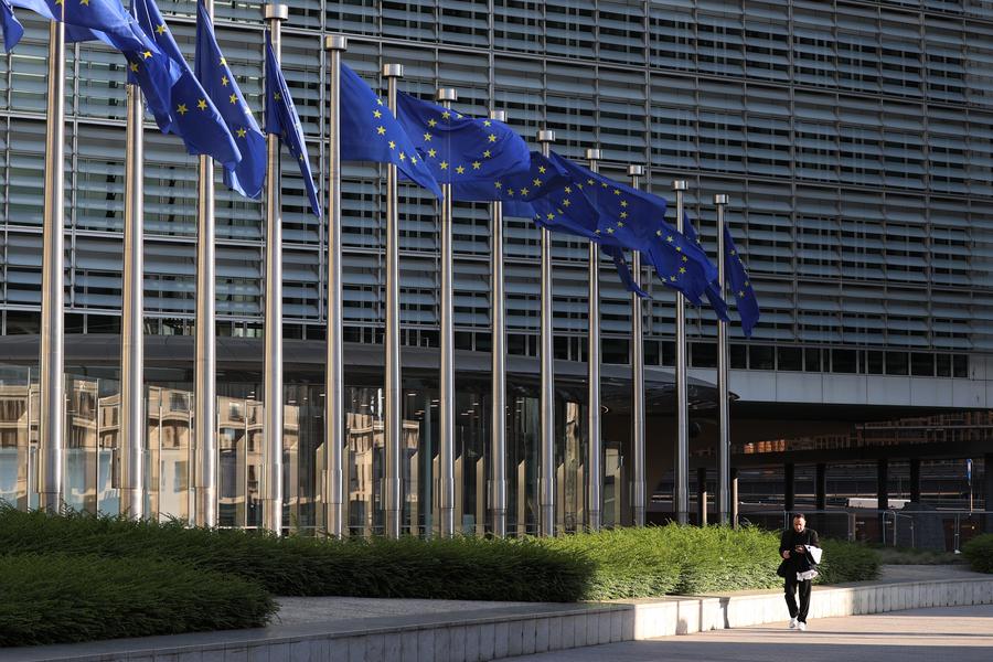 Премьер-министр Испании призвал ЕС диверсифицировать торговые отношения после достижения сделки с США
