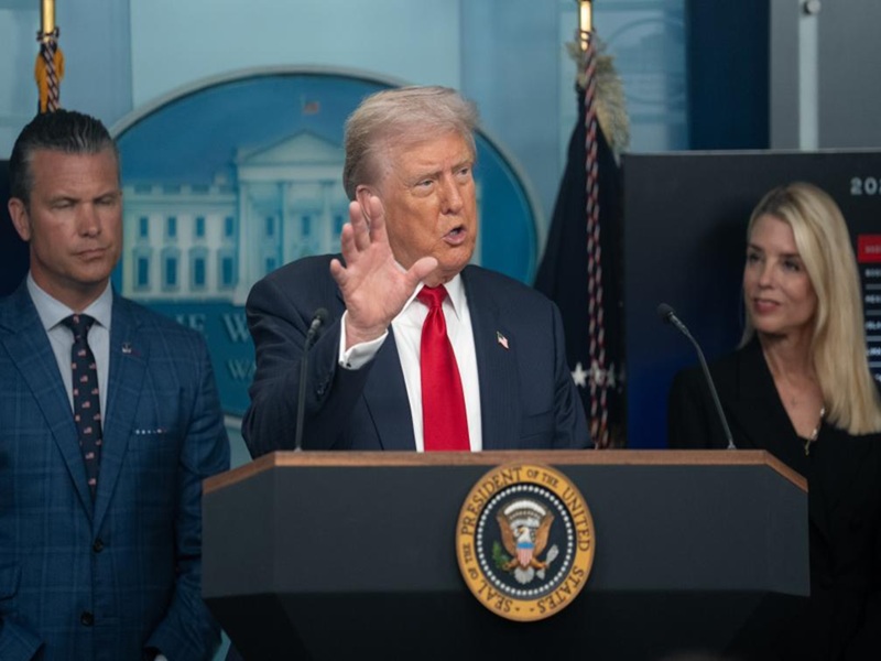 Д. Трамп заявил, что предстоящая встреча с В. Путиным будет "ознакомительной"