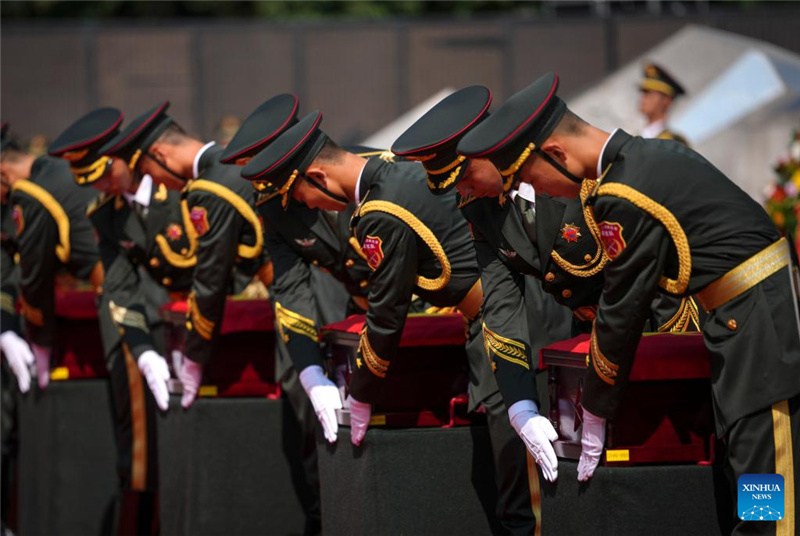 Останки 30 китайских народных добровольцев, павших в Корейской войне, захоронили на Родине