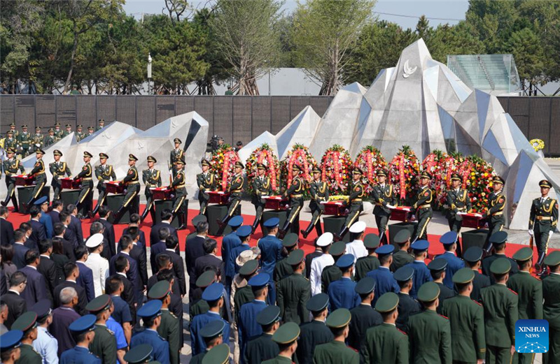 Останки 30 китайских народных добровольцев, павших в Корейской войне, захоронили на Родине