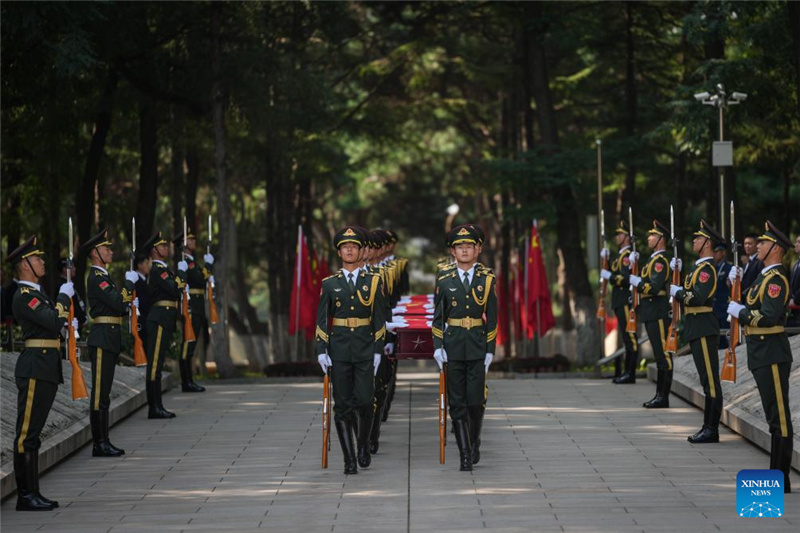 Останки 30 китайских народных добровольцев, павших в Корейской войне, захоронили на Родине