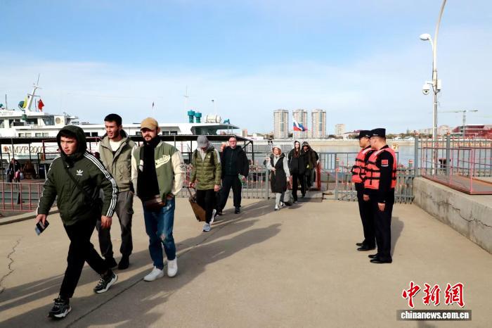 Турпоток из России в Хэйлунцзян вырос на 28,4% за первый месяц безвизовой политики