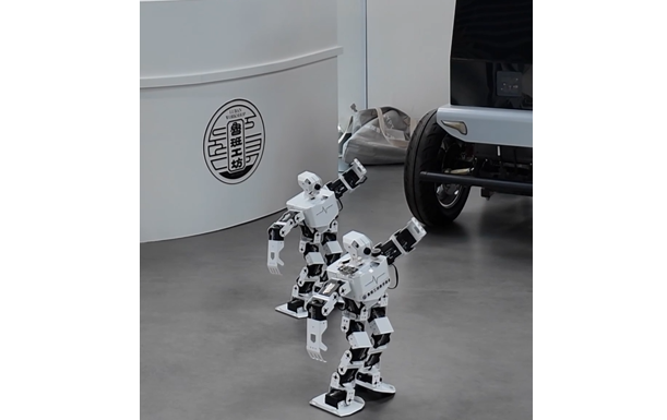 Представители медиа- и культурного сообщества России в ?Мастерской Лу Баня? в Тяньцзине