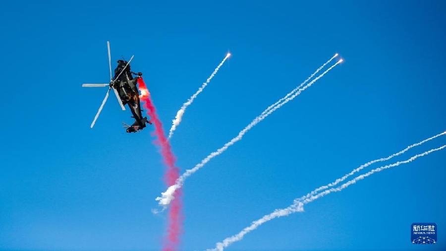 День открытых дверей на Китайской международной выставке вертолетов