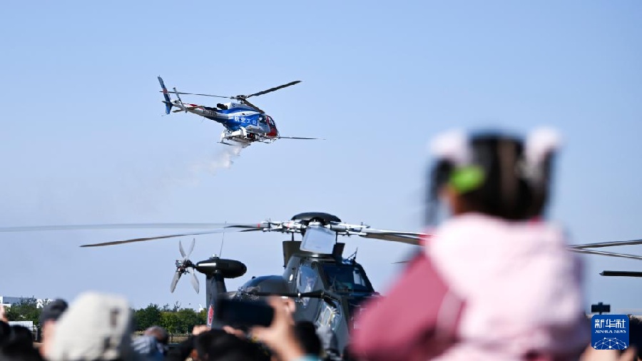 День открытых дверей на Китайской международной выставке вертолетов