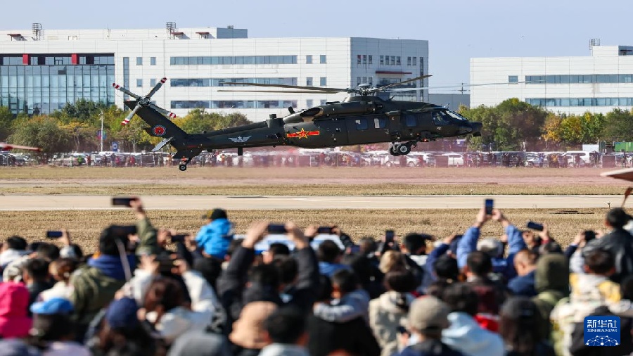 День открытых дверей на Китайской международной выставке вертолетов