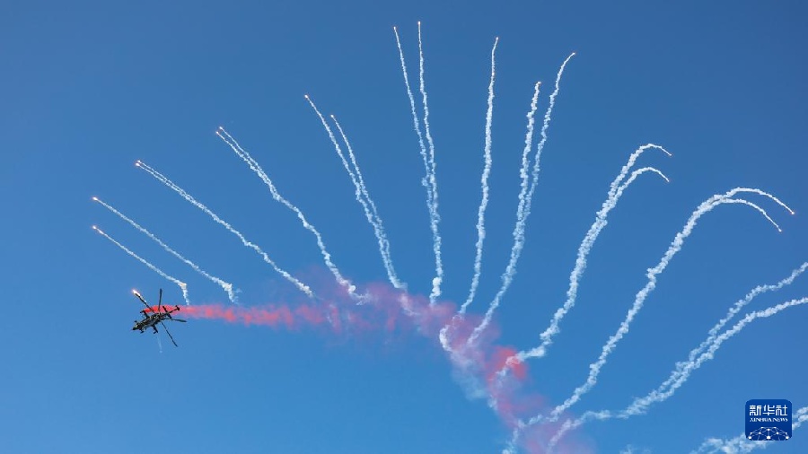 День открытых дверей на Китайской международной выставке вертолетов