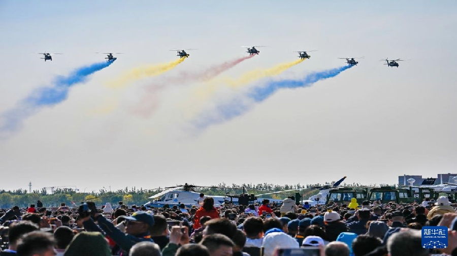 День открытых дверей на Китайской международной выставке вертолетов