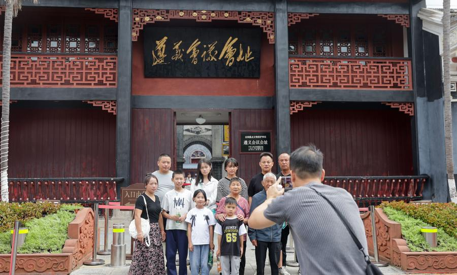 Количество внутренних туристических поездок в Китае за первые три квартала 2025 года выросло на 18 проц.