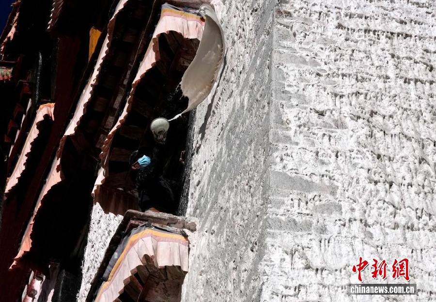 Во дворце Потала начались ежегодные реставрационные работы