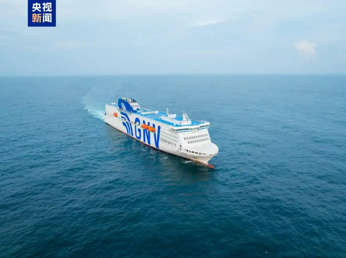 Китай передал заказчику первый крупный экспортный RoPax-паром на двух видах топлива