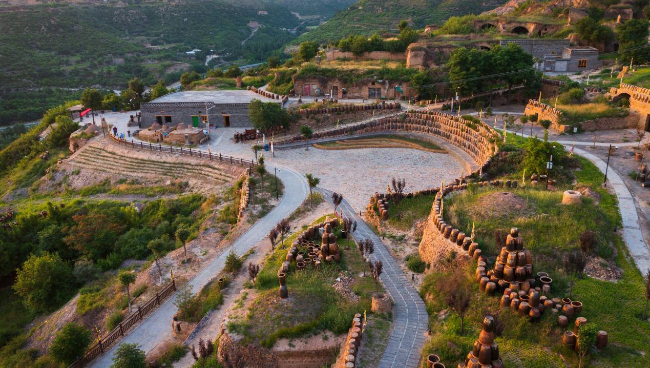 Деревня Яотоу в Шэньси возрождает тысячелетнее гончарное мастерство