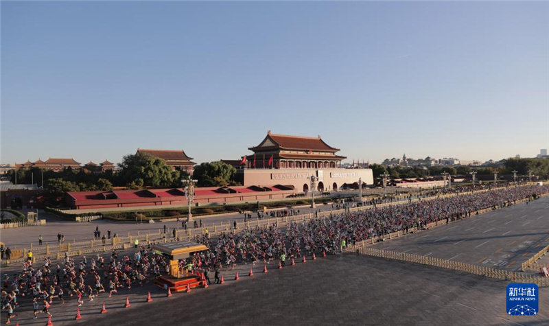 В столице Китая прошел Пекинский марафон-2025