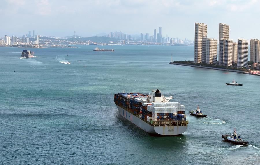 Внешнеторговый оборот Китая вырос на 3,6 проц. за первые 10 месяцев 2025 года