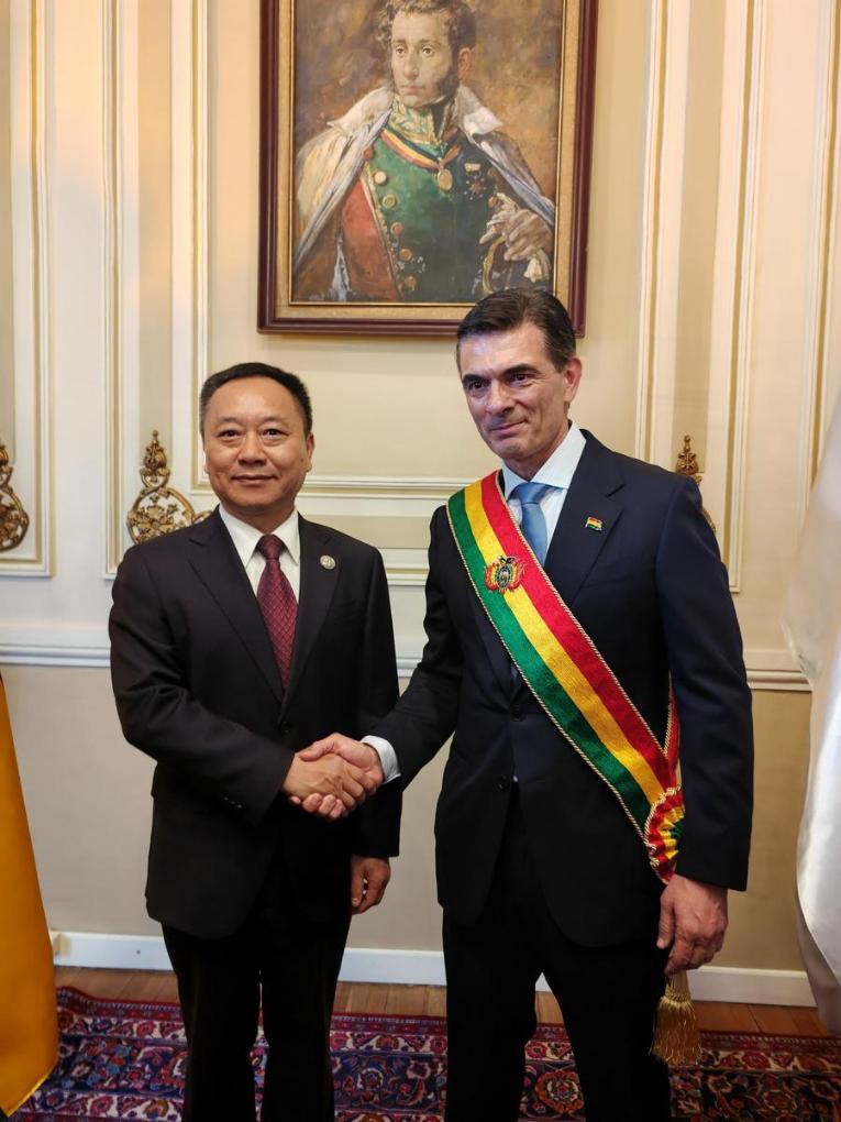 Специальный посланник Си Цзиньпина принял участие в церемонии инаугурации президента Боливии