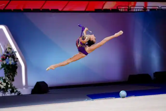 Международный Кубок ?Небесная грация? стартовал в пекинском парке Шоуган