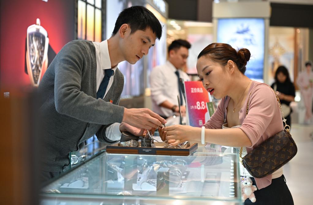 Шопинг в Китае: Китай оптимизирует политику беспошлинной торговли для стимулирования потребления