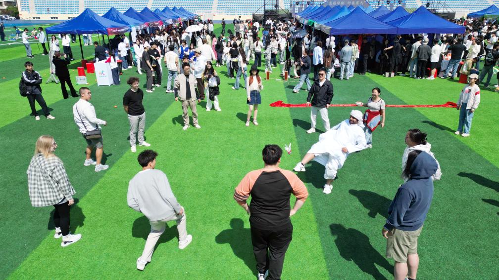 В Хэйлунцзянском университете состоялся китайско-российский семинар по совместной подготовке кадров по модели "специальность + русский язык"