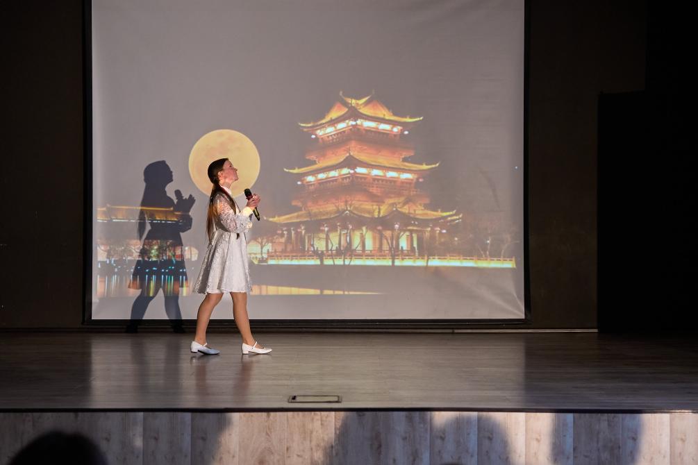 В Санкт-Петербурге прошел международный конкурс российско-китайской песни "Кубок Конфуций"