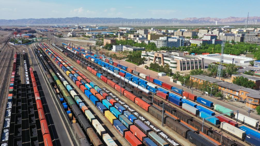 Количество грузовых поездов Китай-Европа и Китай- Центральная Азия через КПП Алашанькоу с начала года достигло 7000